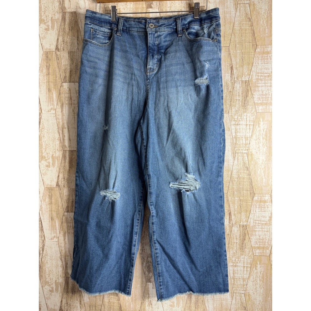 Style Co Women Wide Leg Crop Jeans Medium Wash Distressed Frayed Hem Size 14